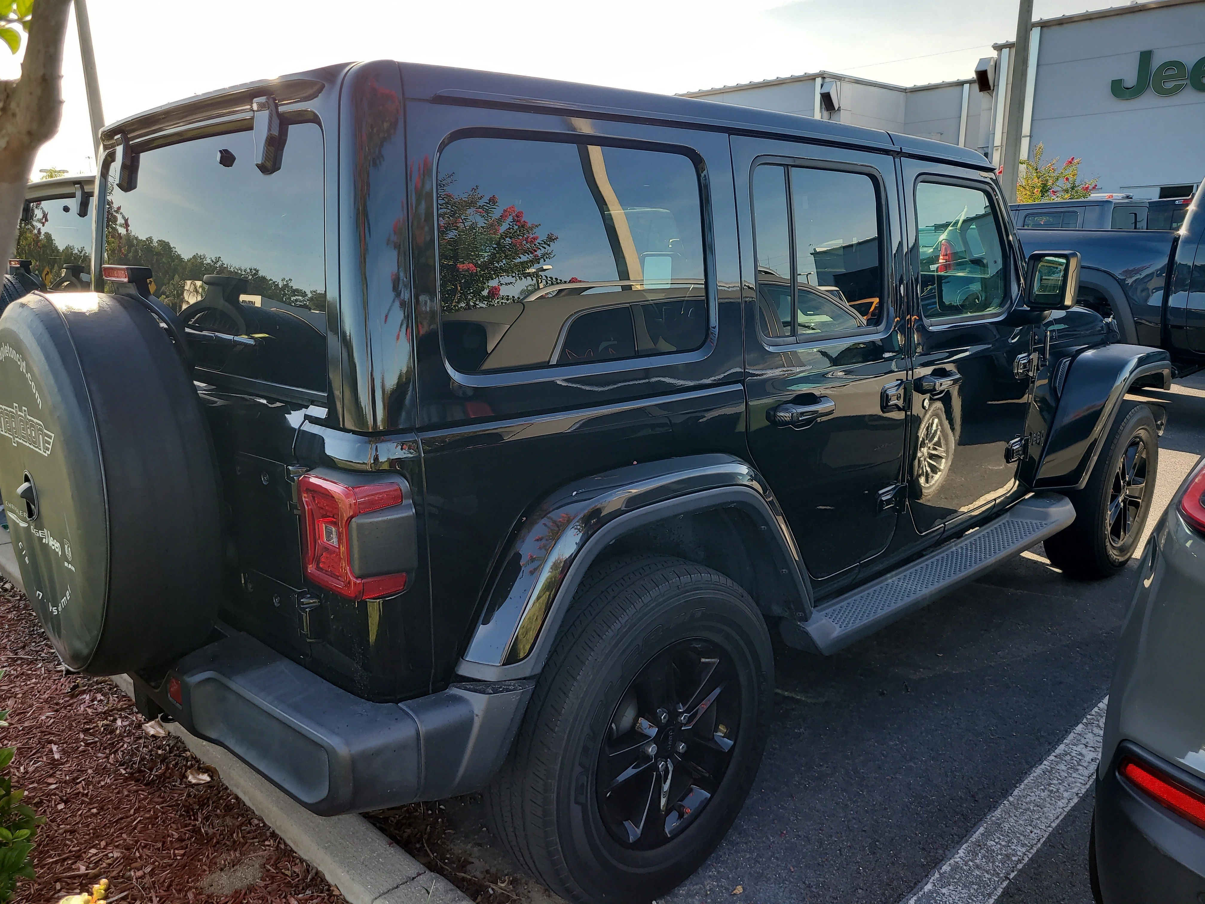 Used 2020 Black Clearcoat Jeep Sahara Altitude image 4