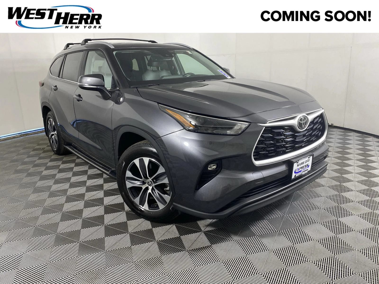 Used 2025 Magnetic Gray Metallic Toyota XLE image 1