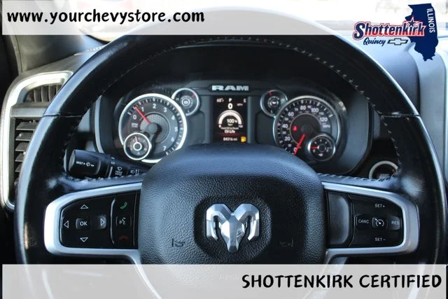 Used 2022 White Ram Big Horn/Lone Star image 25