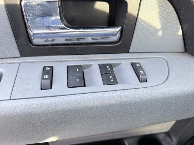 Used 2013 Vermillion Red Ford XLT image 14
