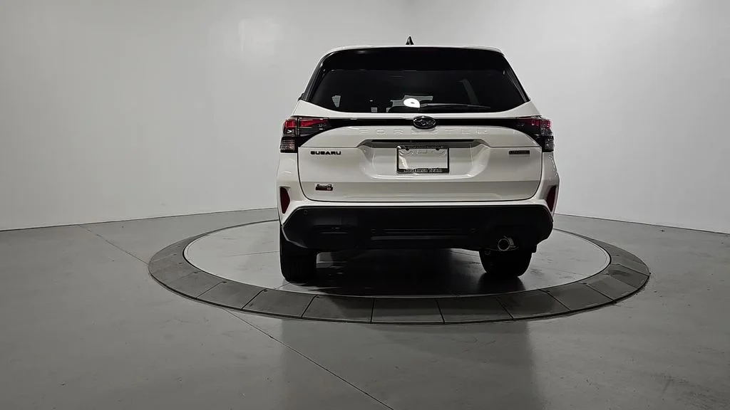 New 2026 CRYSTAL WHITE PEARL Subaru Touring image 4