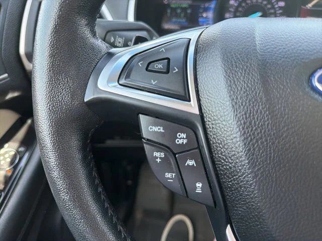 Used 2020 Red Ford SEL image 14