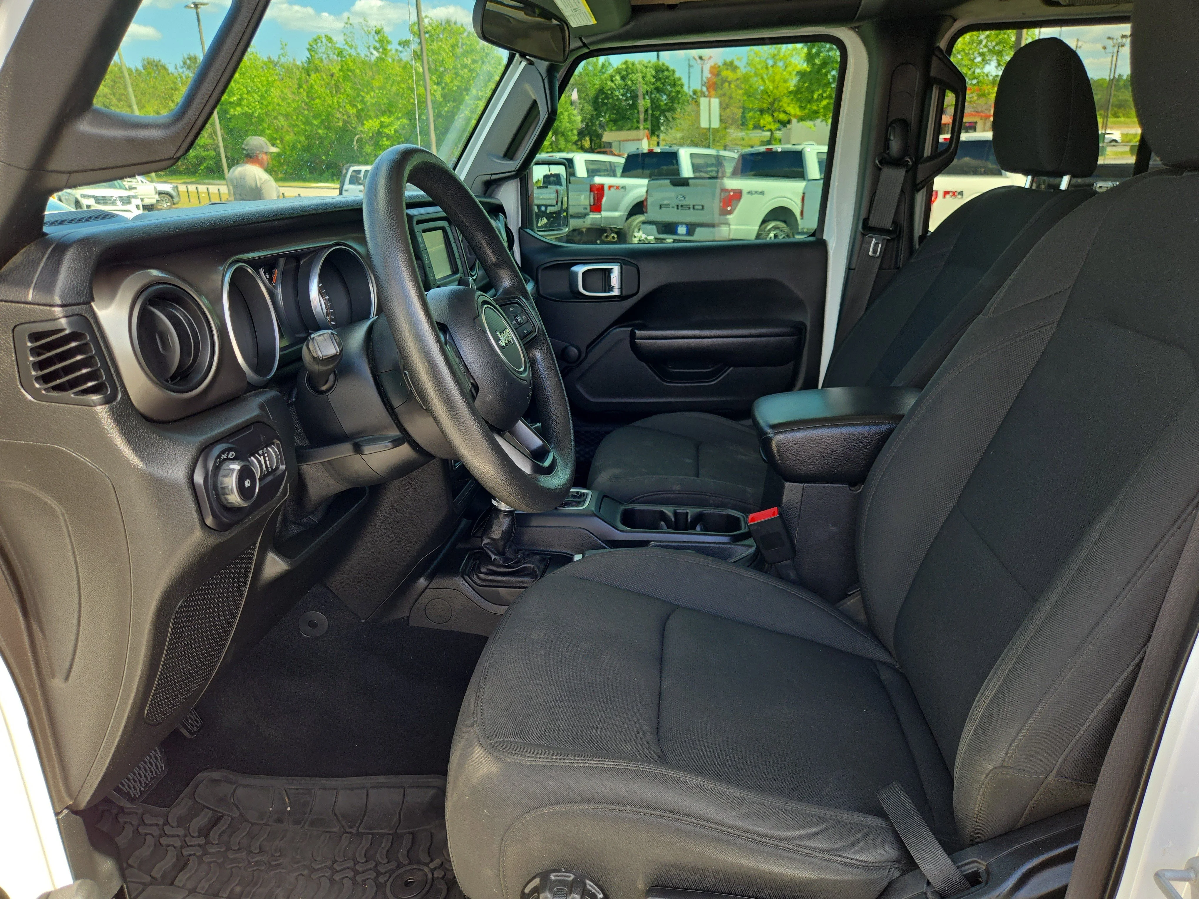 Used 2018 White Jeep Sport image 24