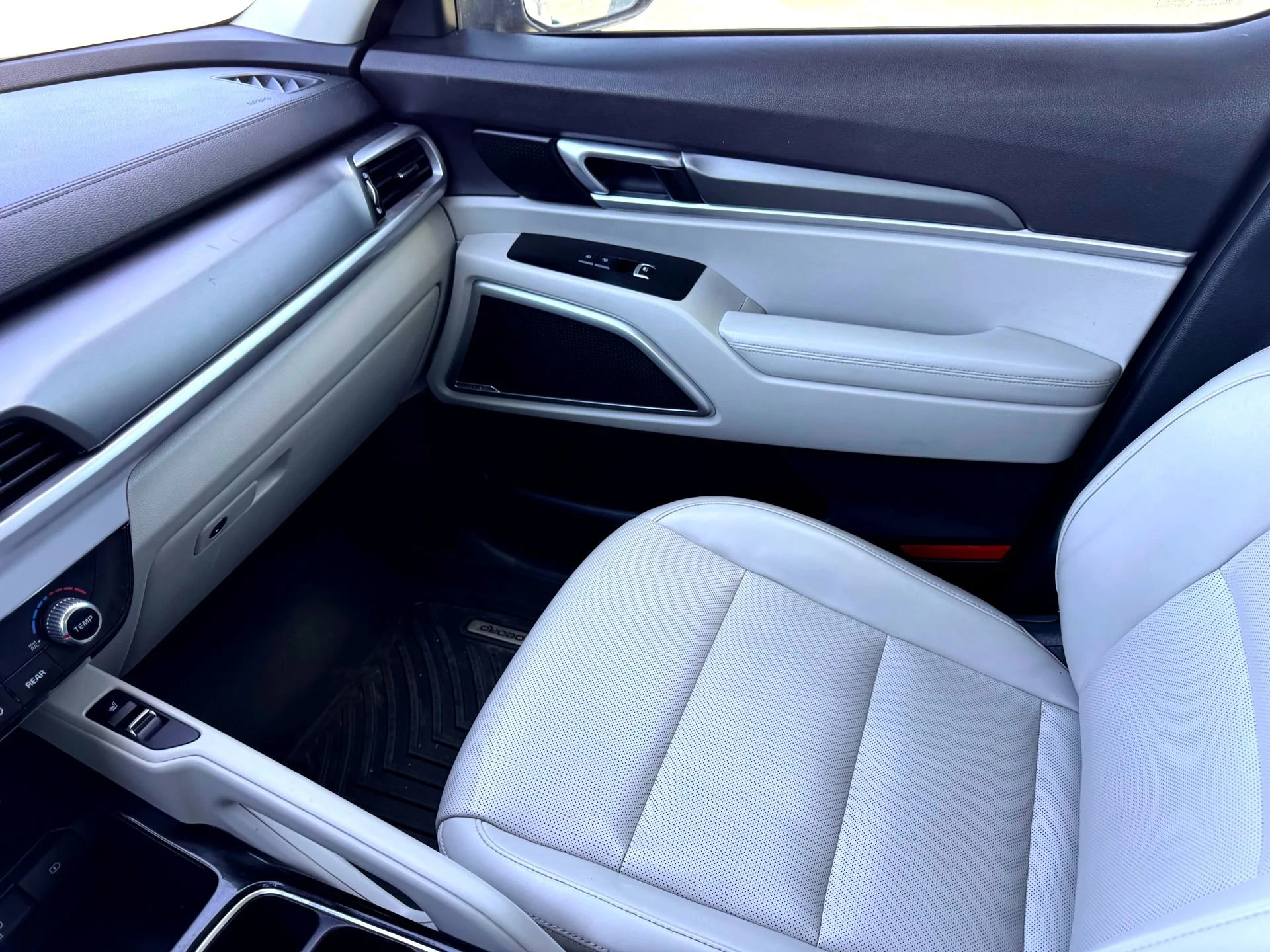 Used 2021 Gravity Grey Kia S image 30
