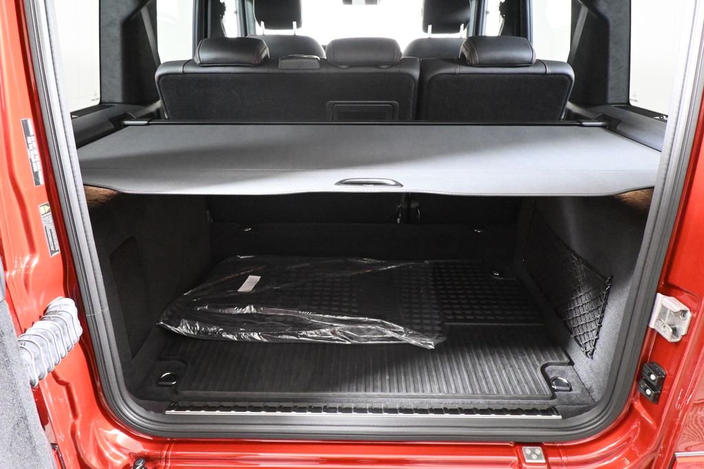 Certified Used 2025 MANUFAKTUR Cardinal Red Metallic Mercedes-Benz G 63 AMG® image 38
