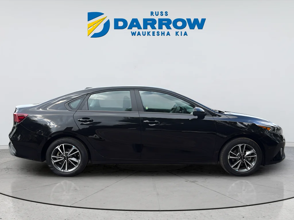 Used 2024 Black Kia LXS image 6