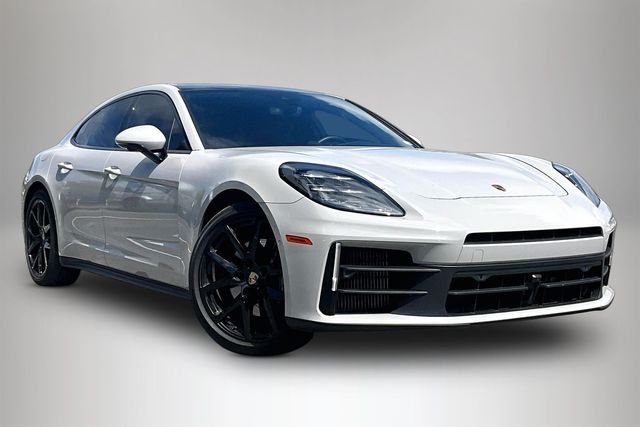 2024 Porsche Panamera 4's photo