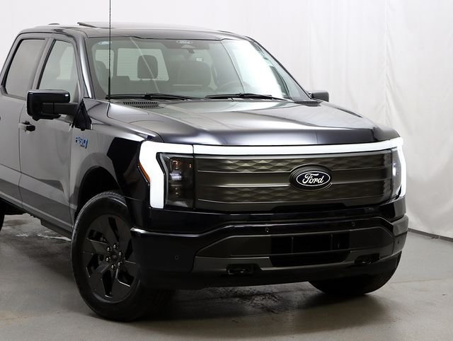 Used 2025 Ford F-150 Lightning Lariat with VIN 1FT6W5L76SWG02349 for sale in Arlington Heights, IL