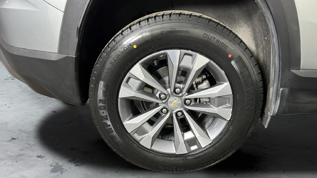 Used 2025 Gray Chevrolet LT image 40