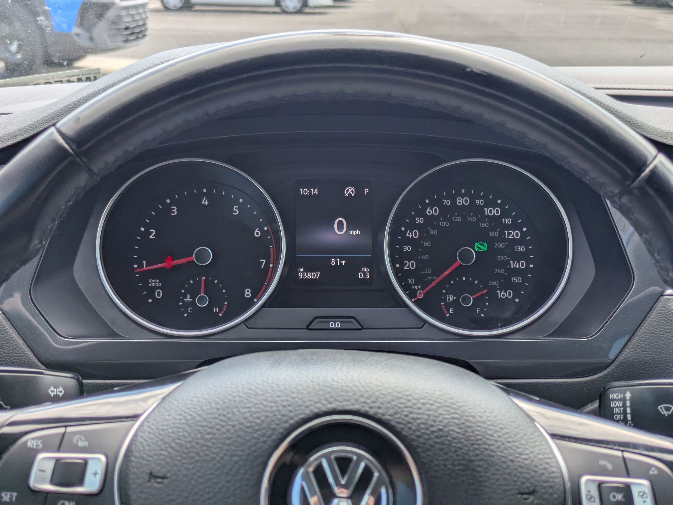 Used 2018 Pure White Volkswagen SEL image 19
