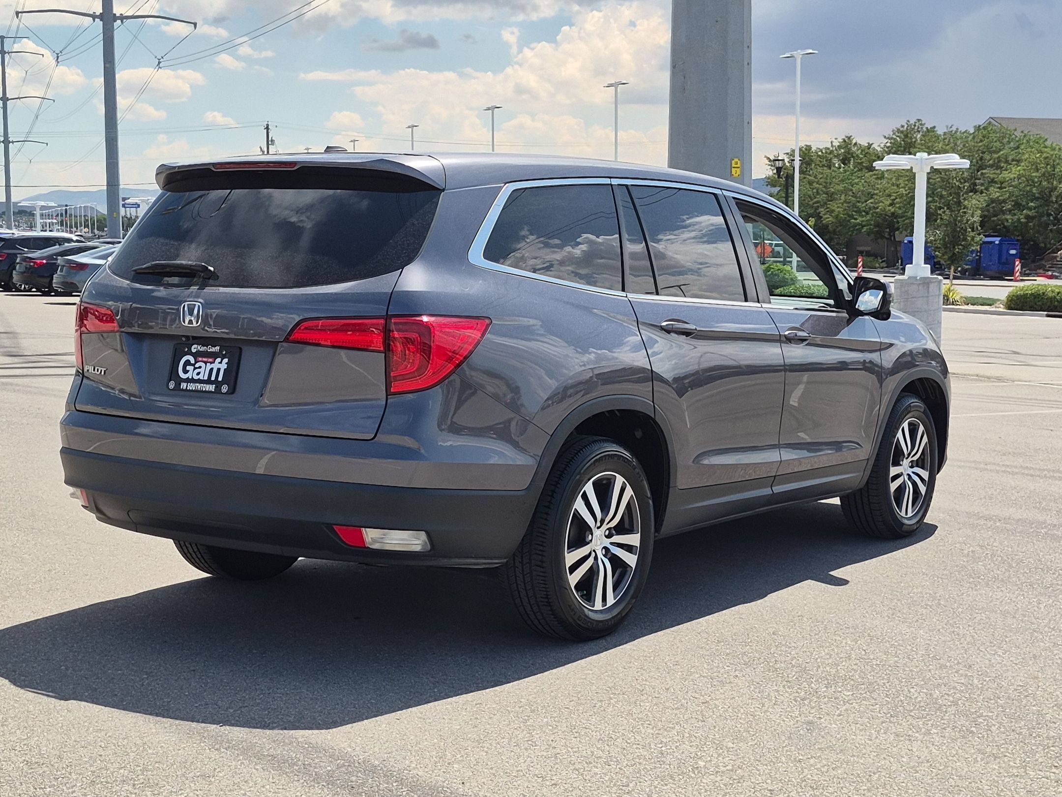 Used 2018 Black Honda EX-L image 3