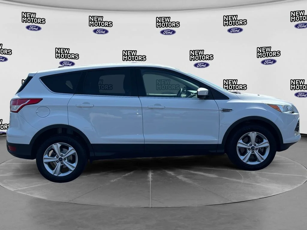 Used 2016 Oxford White Ford SE image 6