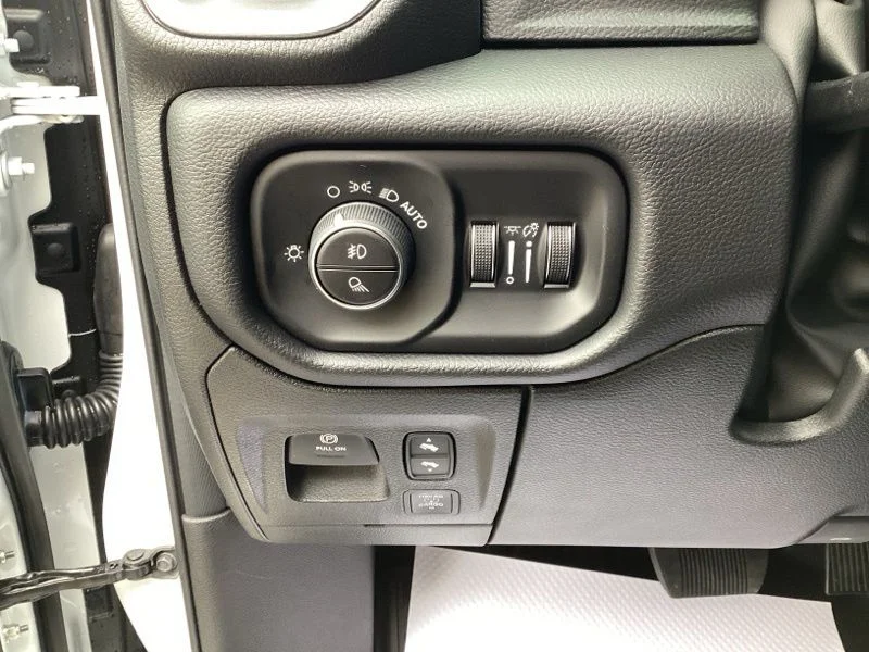 New 2026 Bright White Clear-Coat Exterior Paint RAM Laramie image 26