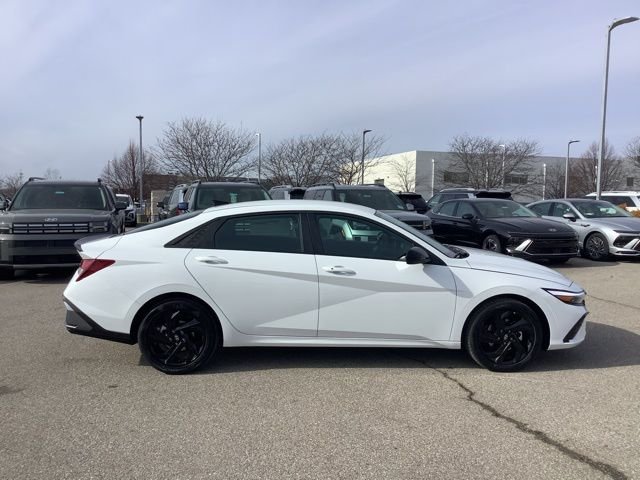 New 2026 White Hyundai SEL Sport image 4