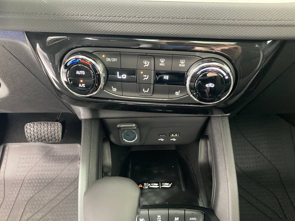 New 2026 Mosaic Black Metallic Chevrolet LT image 7