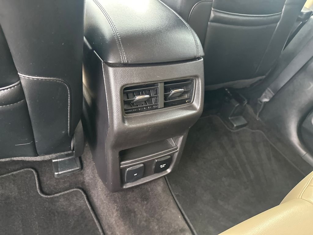 Used 2018 Red Ford SEL image 31