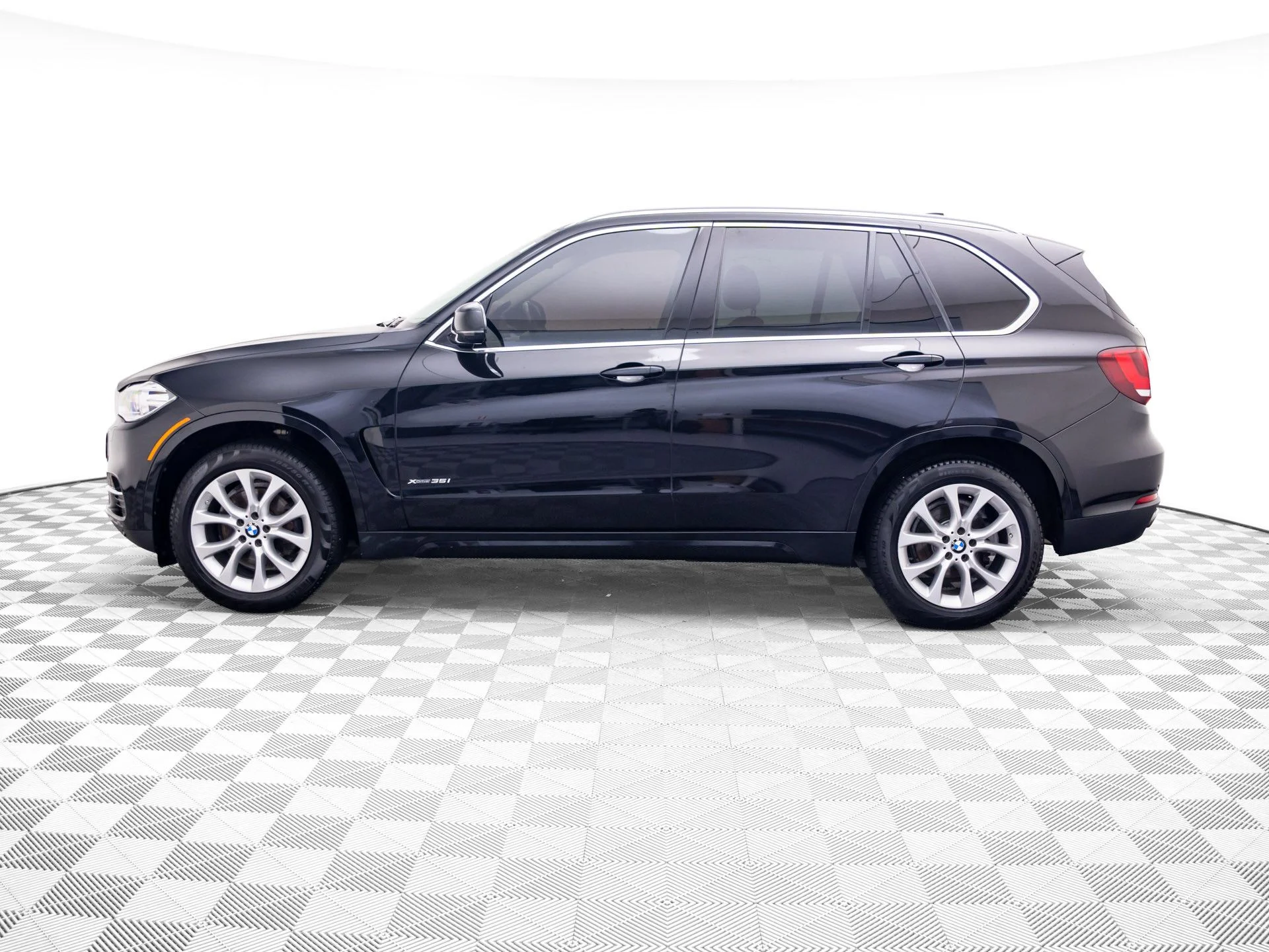Used 2015 BMW X5 xDrive35i with VIN 5UXKR0C57F0P09201 for sale in Barrington, IL