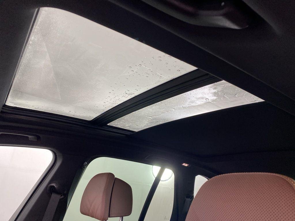2026 BMW X5 50e - Photo 9