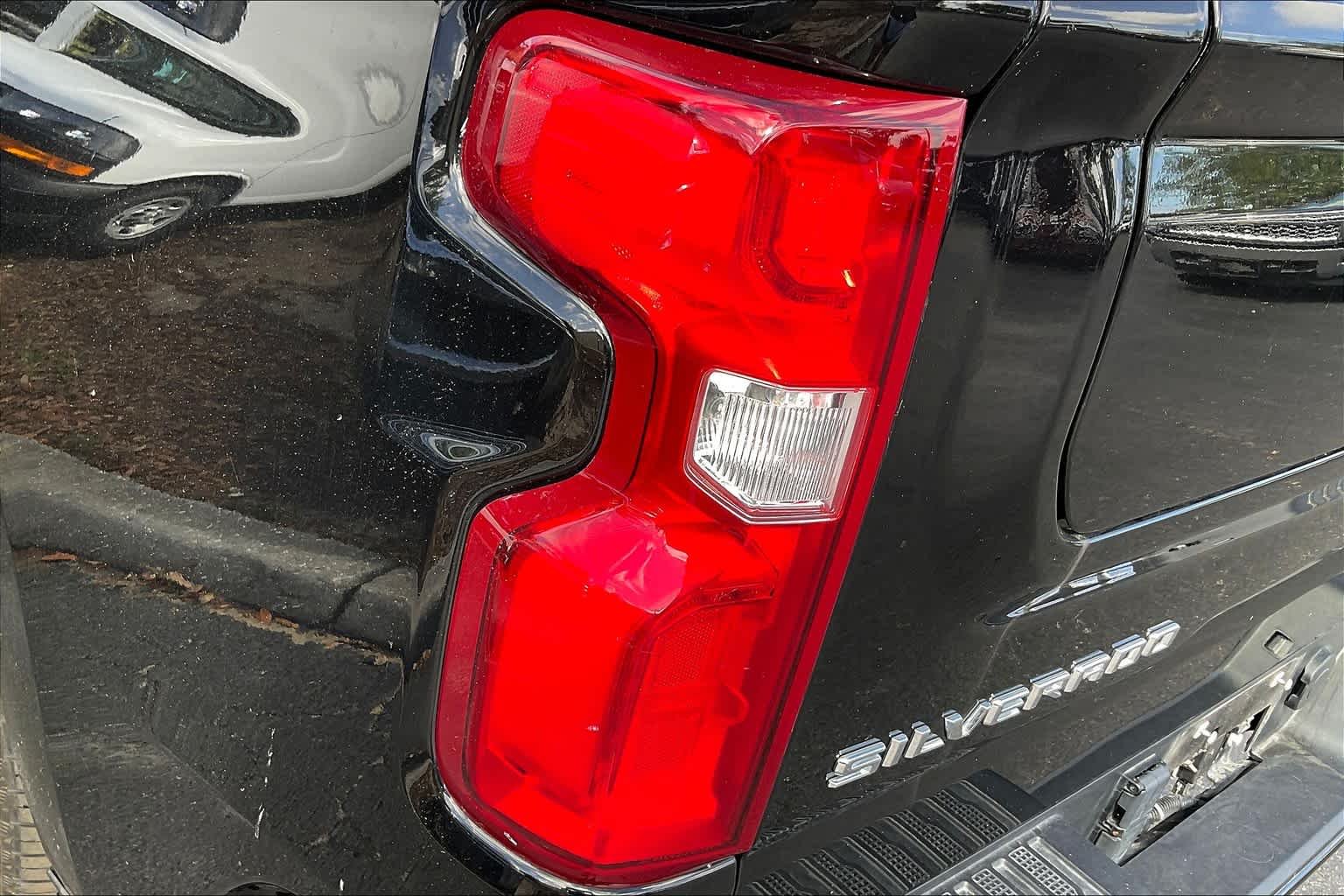 Used 2023 Black Chevrolet High Country image 28