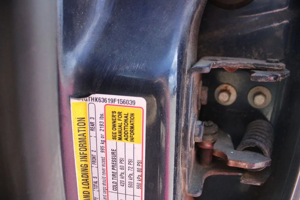 Used 2009 Blue GMC SLT image 36