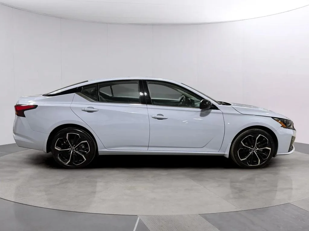 Certified Used 2023 Gray Sky Pearl Nissan 2.5 SR image 3
