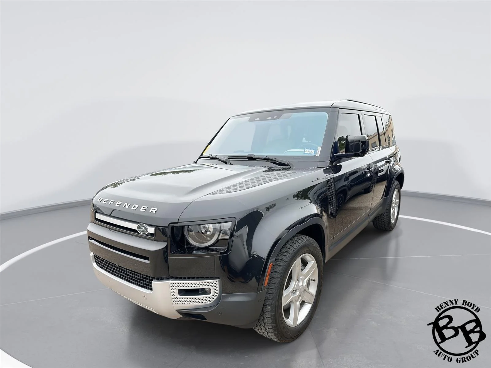 2020 Land Rover Defender SE's photo