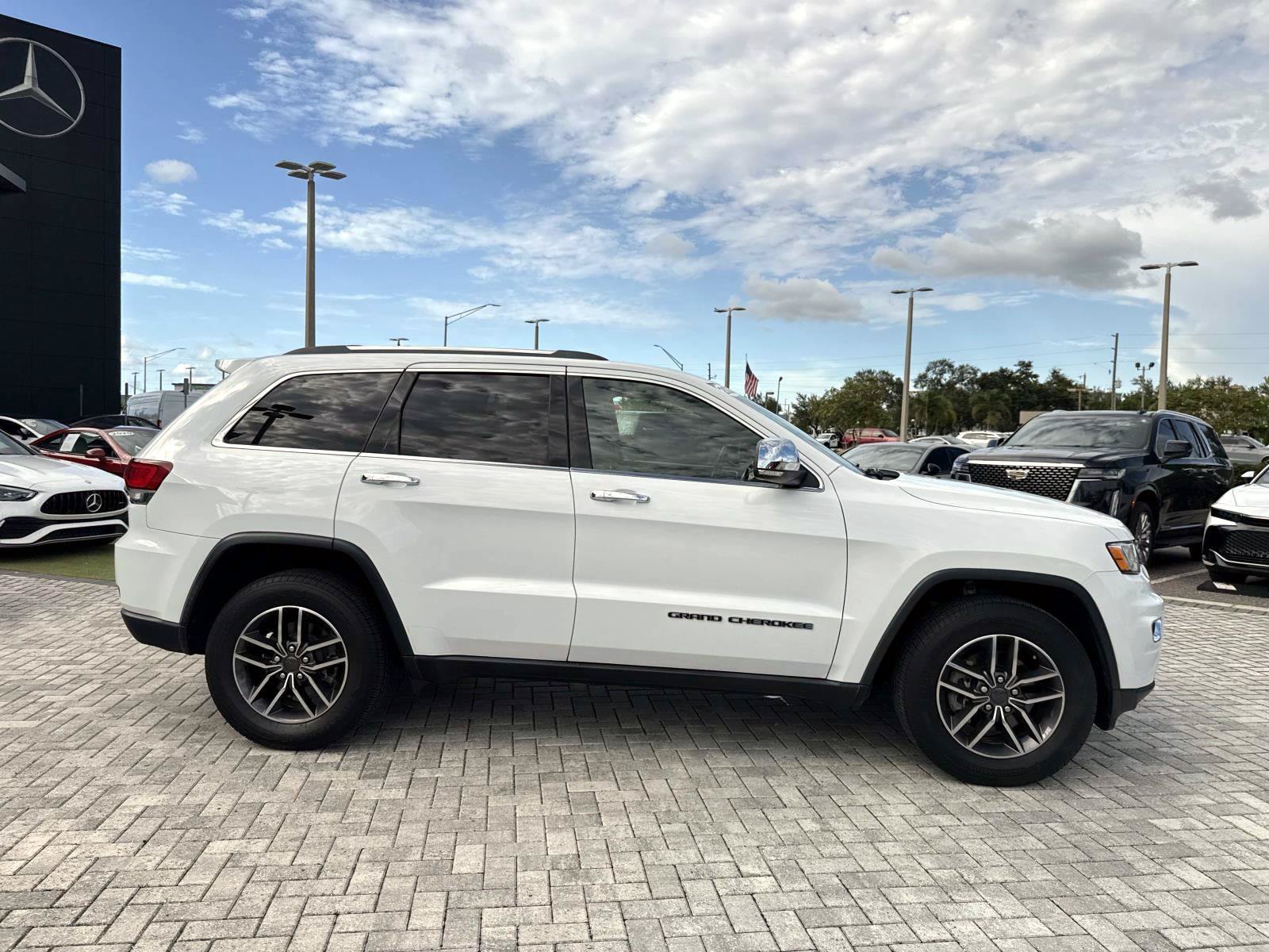 Used 2020 Bright White Clearcoat Jeep Limited image 6
