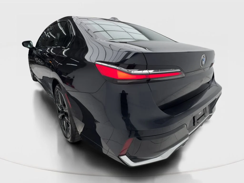 Used 2023 Black BMW 740i image 10