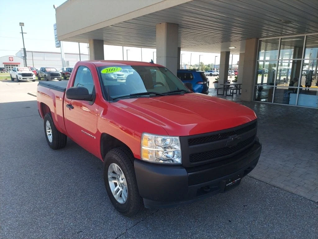 Used 2007 Red Chevrolet Work Truck image 1
