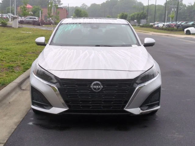 Used 2023 Silver Nissan 2.5 SL image 16