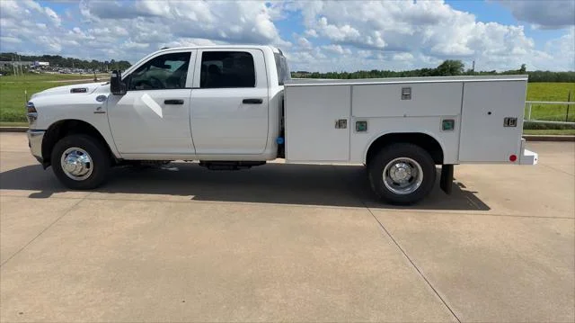 New 2026 Bright White Clear-Coat Exterior Paint RAM Tradesman image 6