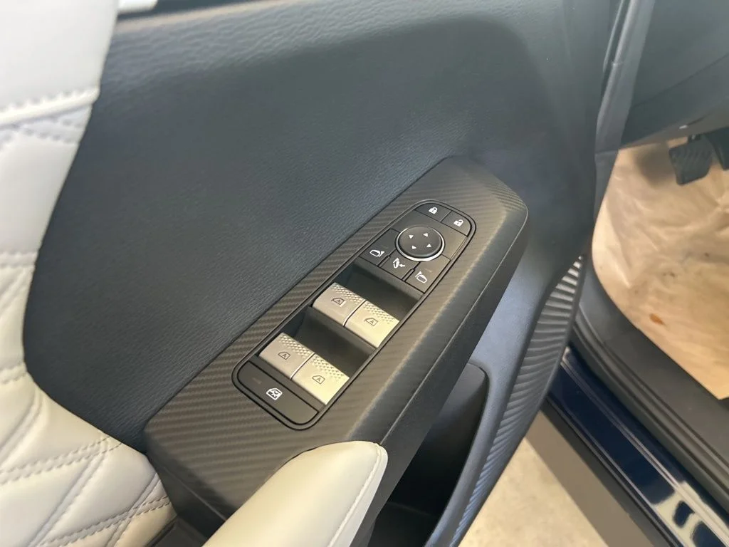 2025 Mitsubishi Outlander Plug-in Hybrid SEL - Photo 41