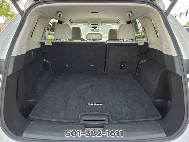 Used 2025 White Pearl NISSAN AWD SV image 18