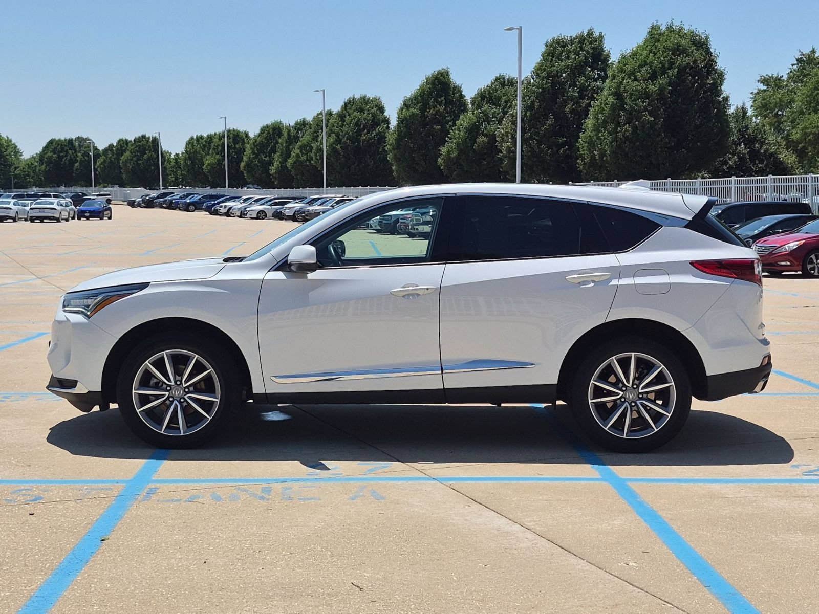 Used 2023 White Acura w/Technology Package image 9