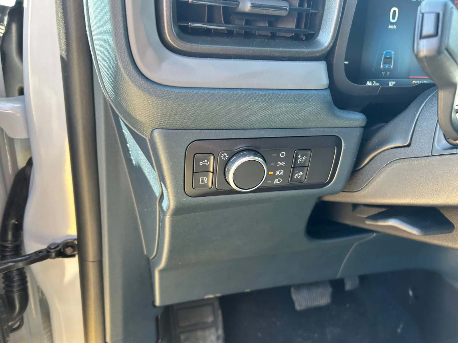 New 2026 Space White Metallic Ford XLT image 15