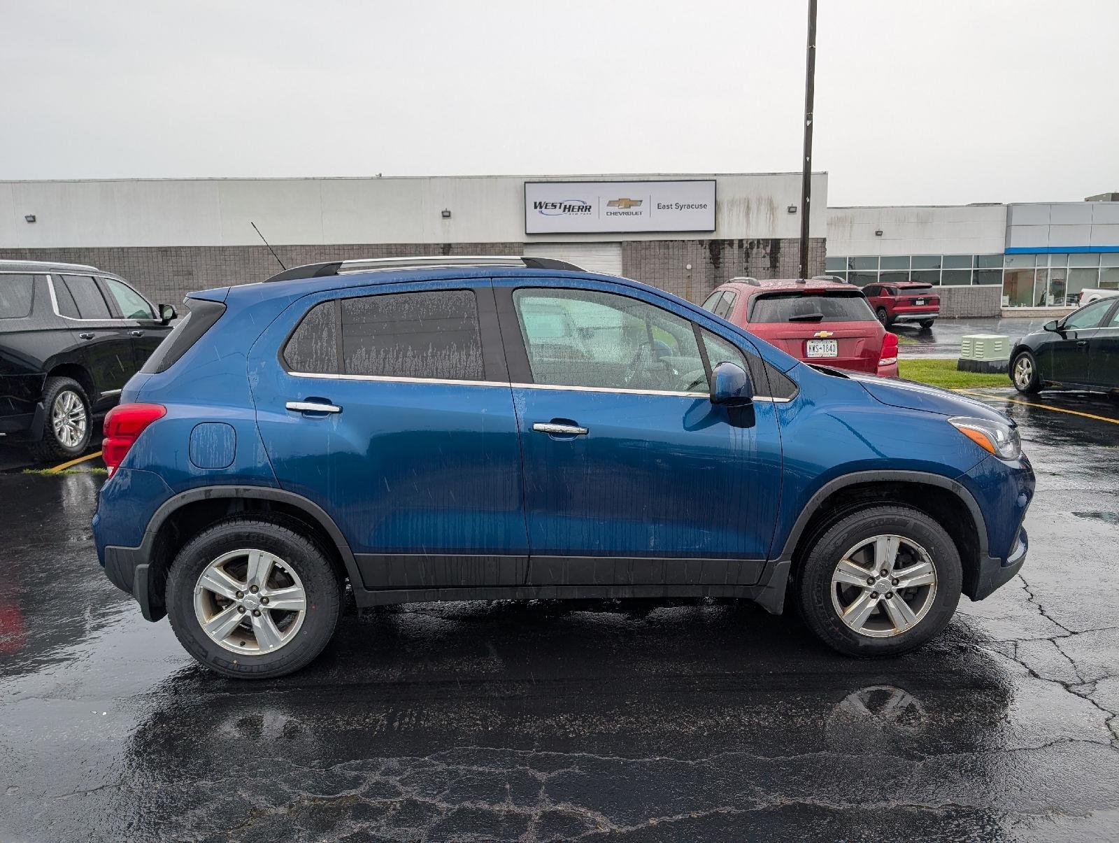 Used 2019 Pacific Blue Metallic Chevrolet LT image 9