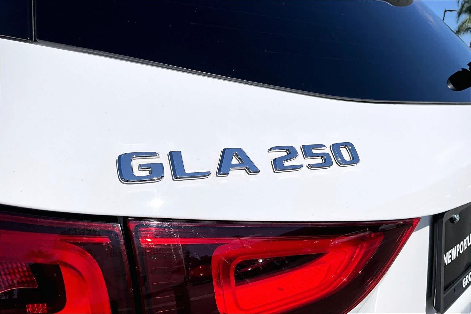 Used 2023 Polar White Mercedes-Benz GLA 250 image 29