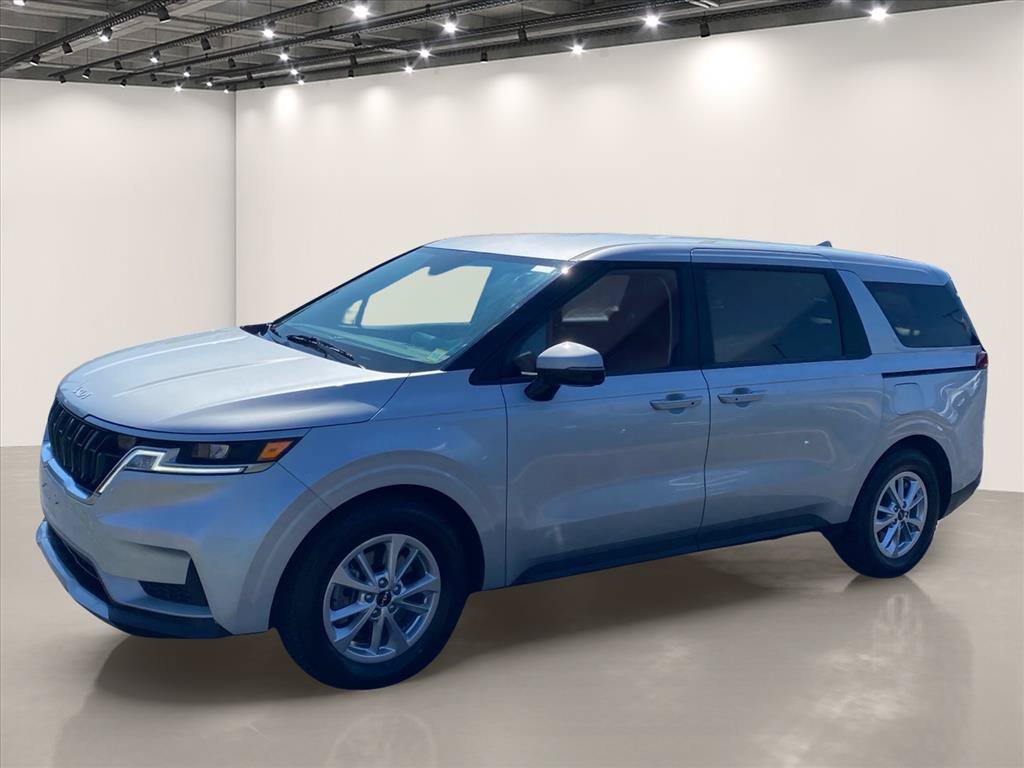 Used 2022 Silky Silver Kia LXS image 4