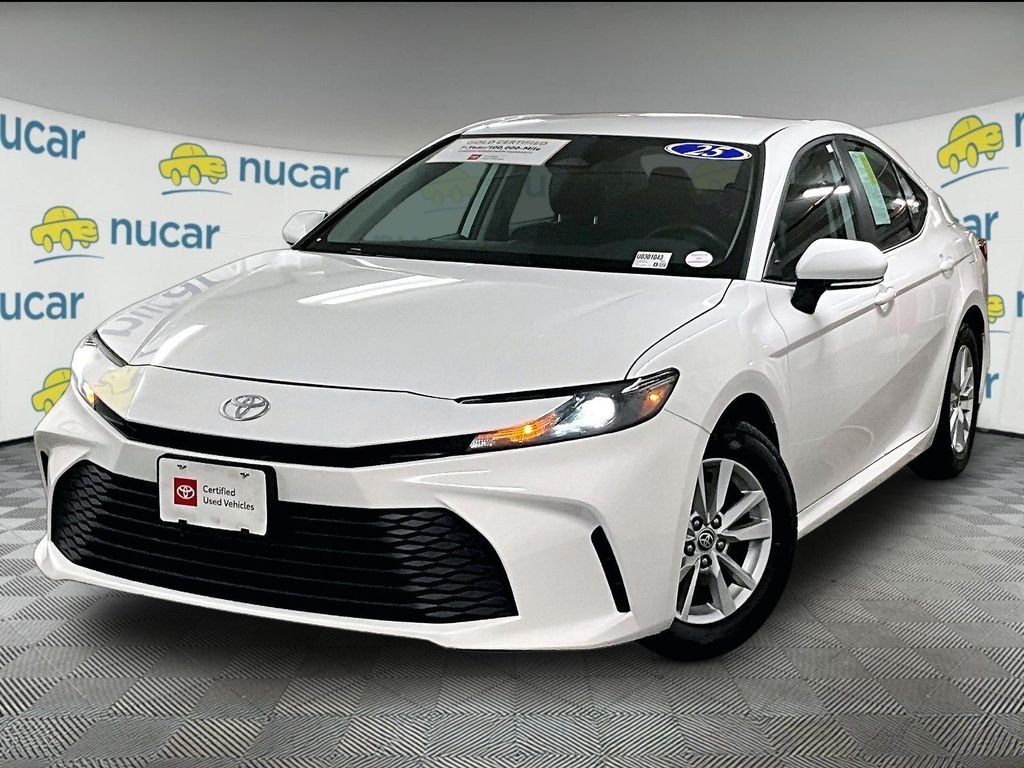 Used 2025 White Toyota LE image 3