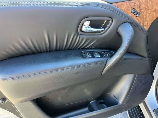 Used 2023 Silver Nissan SL image 27