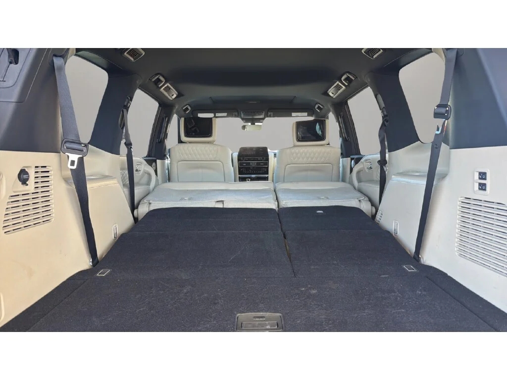 Used 2023 Moonstone White INFINITI Sensory image 10