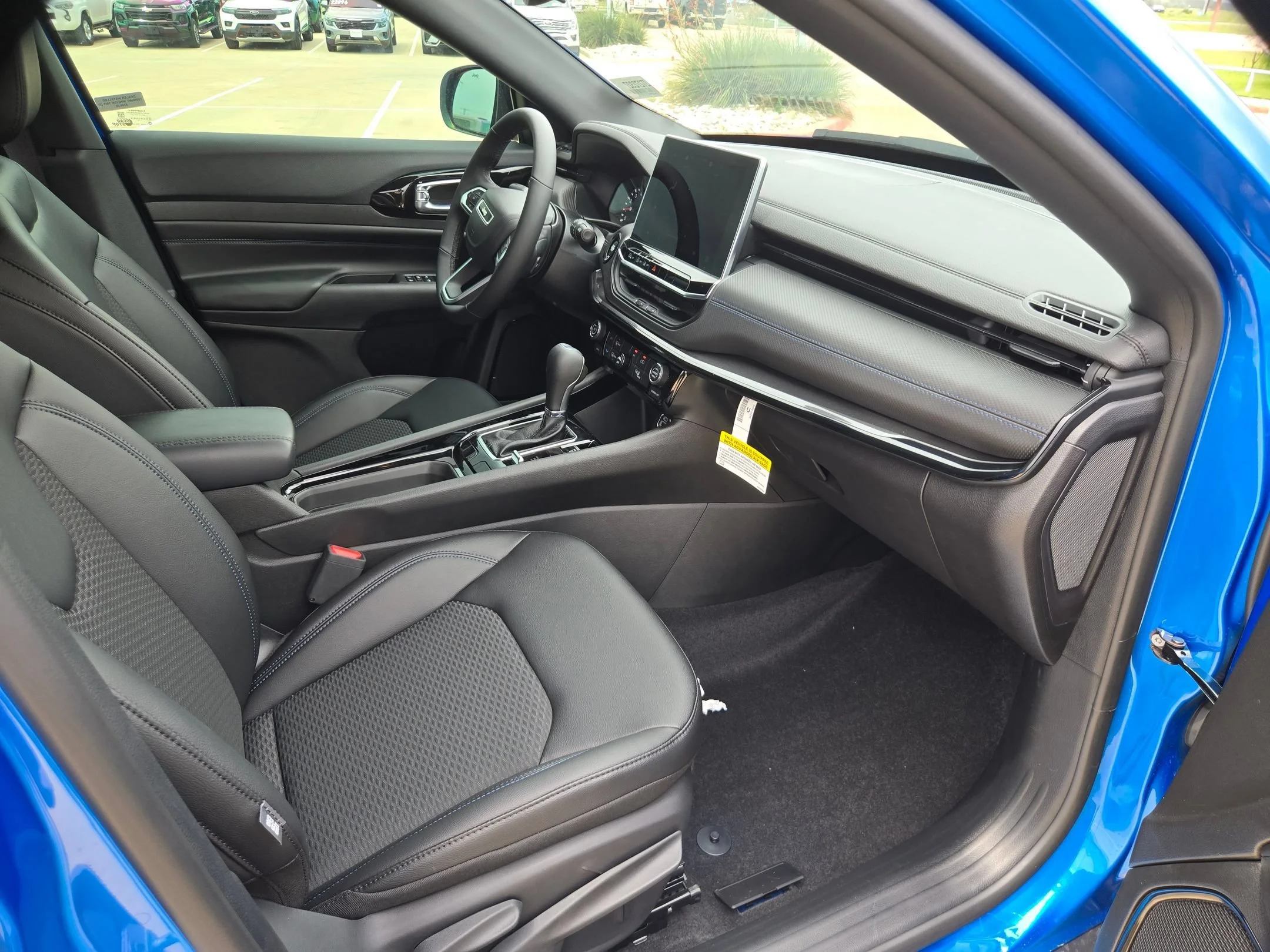 New 2026 Hydro Blue Pearlcoat Jeep Latitude image 25