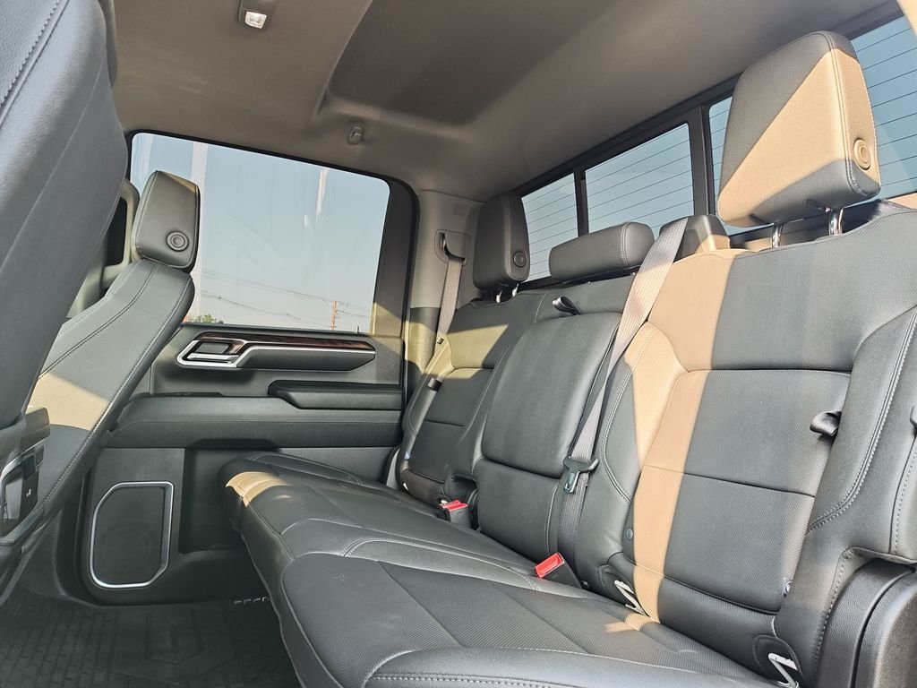 Used 2025 White GMC SLT image 14