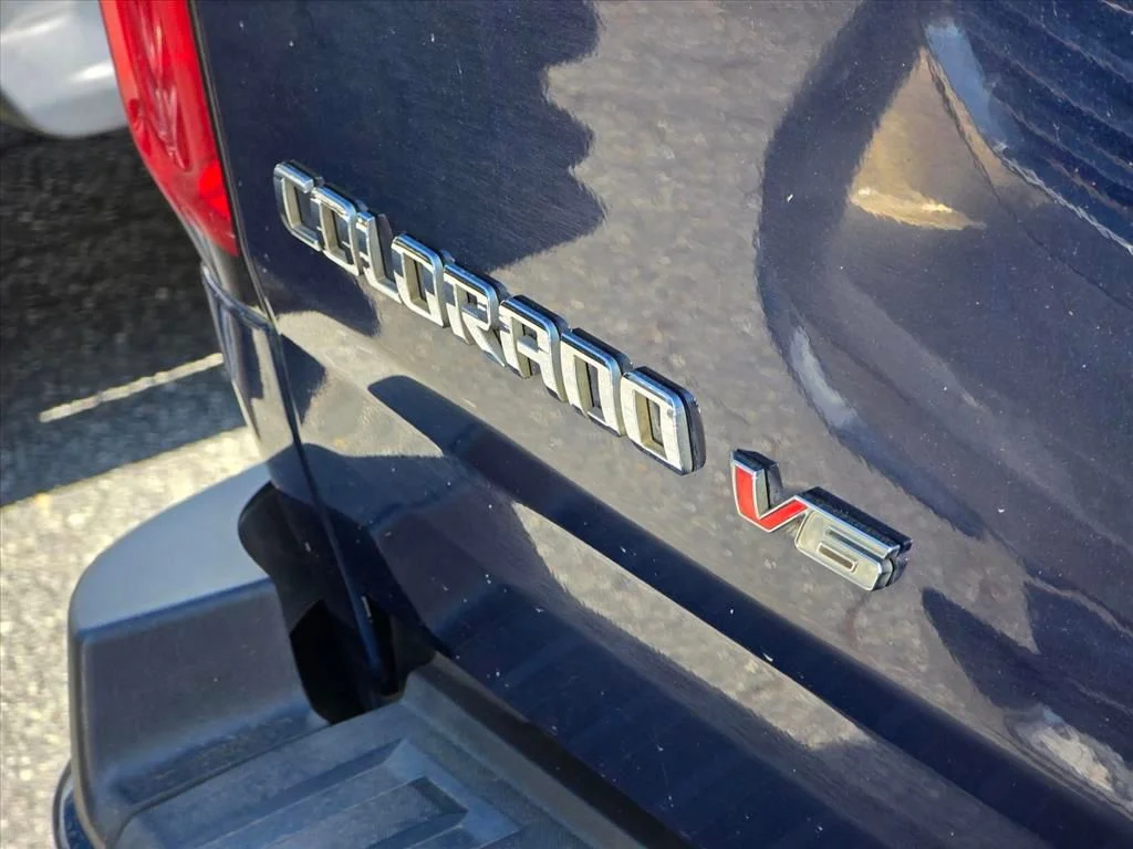 Used 2019 Blue Chevrolet Work Truck image 13