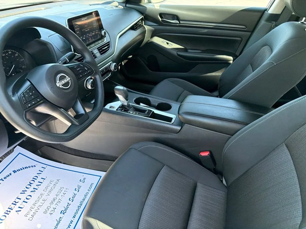 Used 2025 Gray Nissan S image 13
