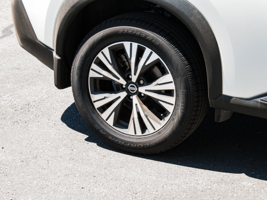 Used 2021 Pearl White Tricoat Nissan SV image 4