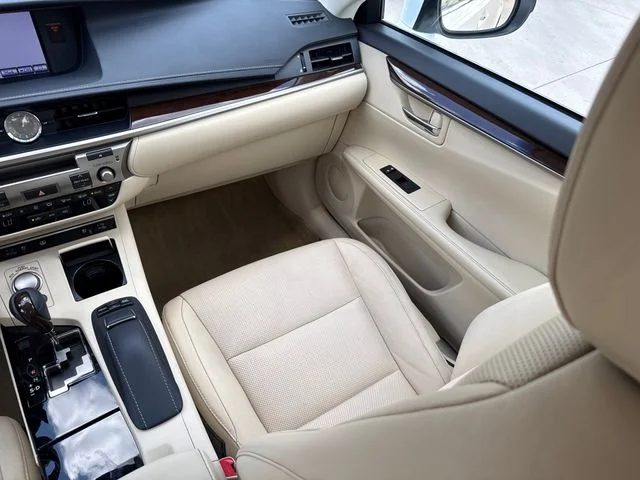 Used 2014 Starfire Pearl Lexus 350 image 28