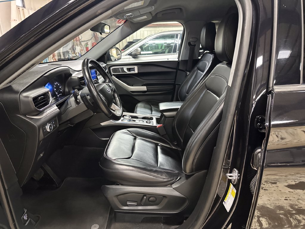 Used 2021 Black Ford XLT image 14