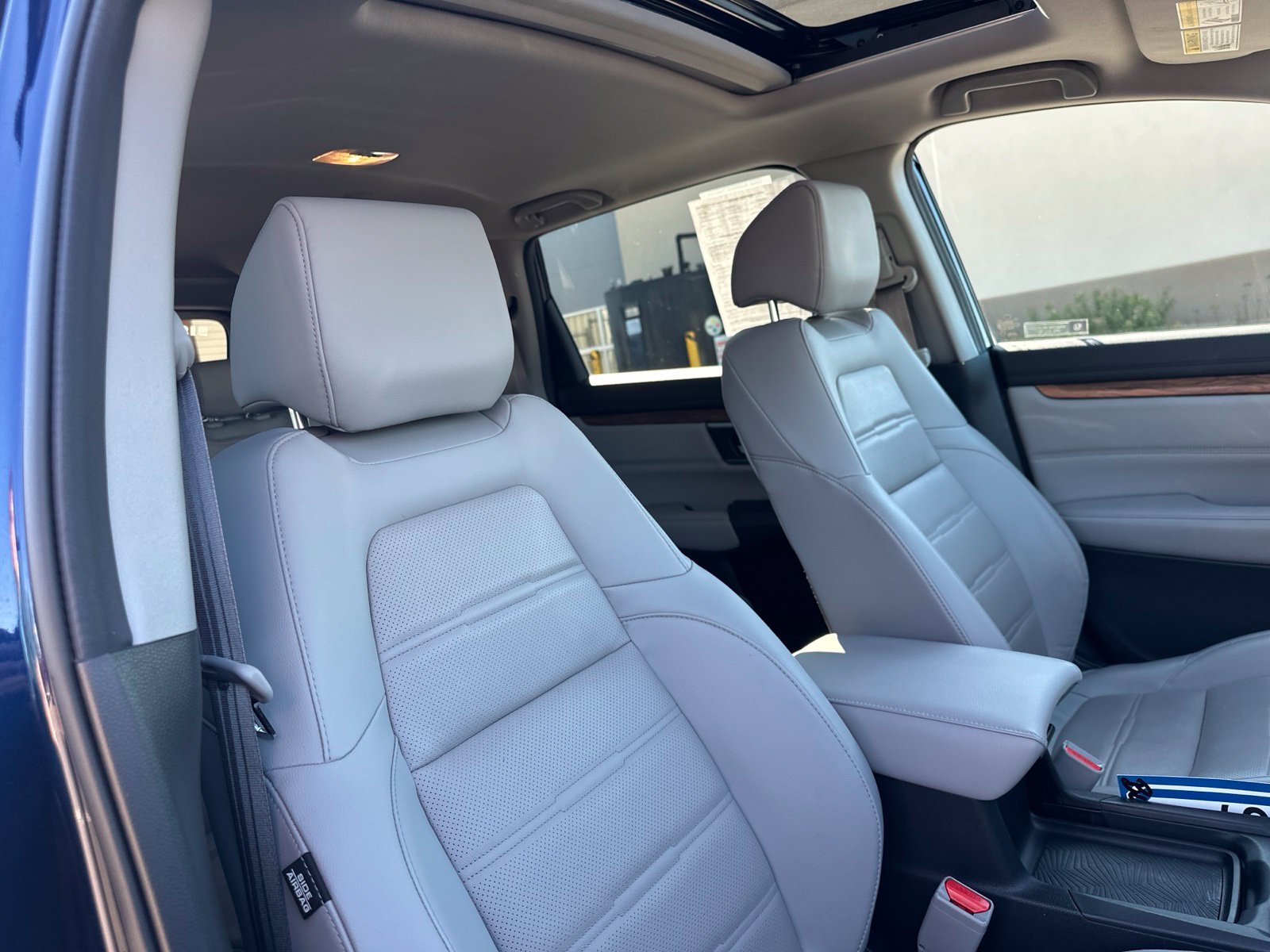 Used 2017 Blue Honda EX-L image 36