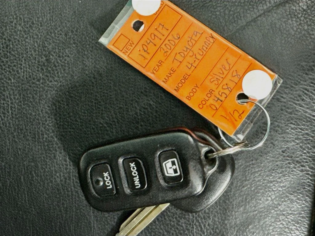 Used 2006 Silver Toyota SR5 Sport image 30